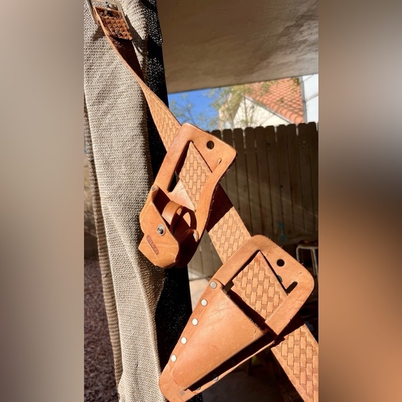 CLC leather carpenter tool belt
E4501 Hand Made Brand New - Picture 1 of 2